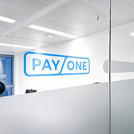Branding und Signaletik für neue Officeflächen von Payone in Frankfurt