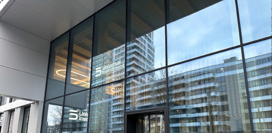 Signage und Branding im Gebäude "Timber Pioneer" in Frankfurt am Main